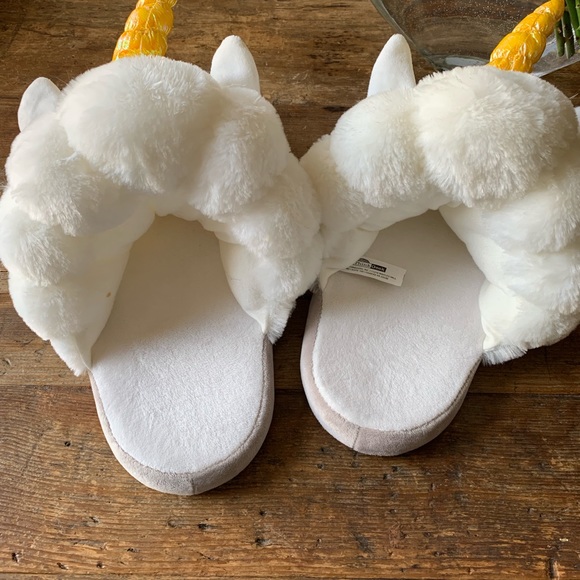 🦄 ThinkGeek Unisex Unicorn Plush 3D Slippers! - Picture 5 of 8